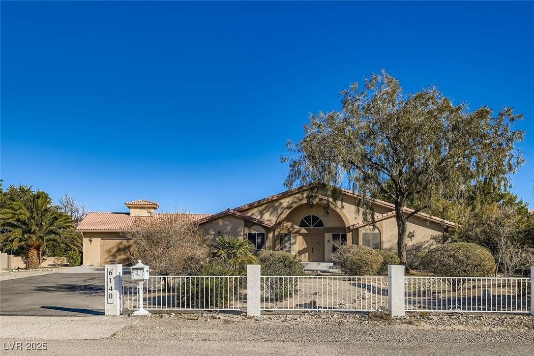 6140 North Grand Canyon Drive — photo 1