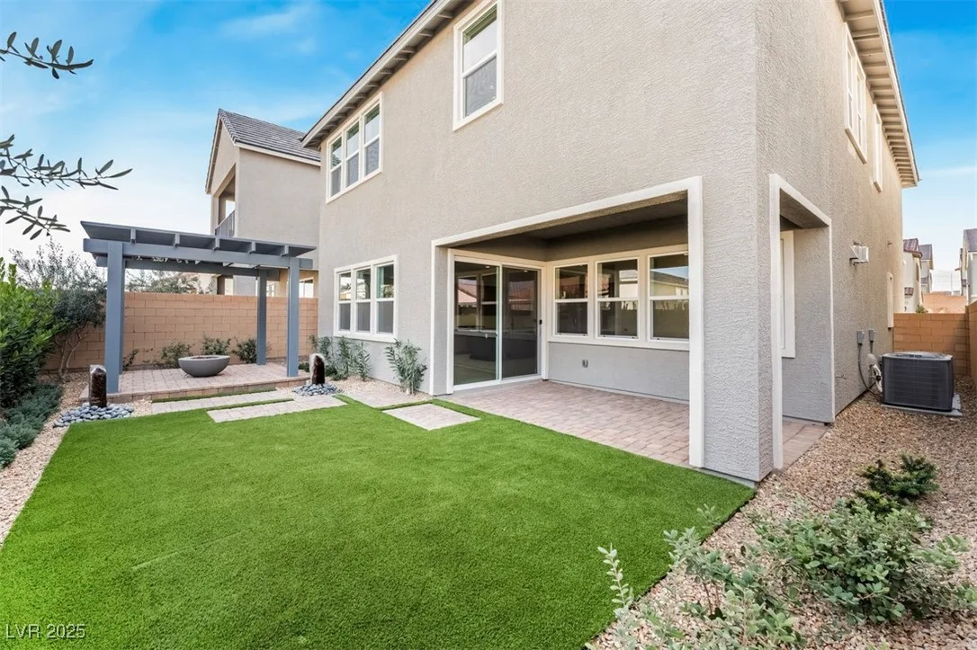 9038 Cielo Canyon Street — photo 2 of 20