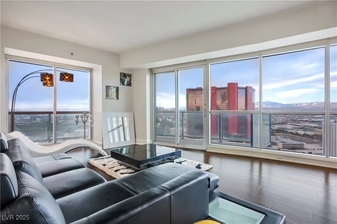2700 Las Vegas Boulevard 3708 — photo 2