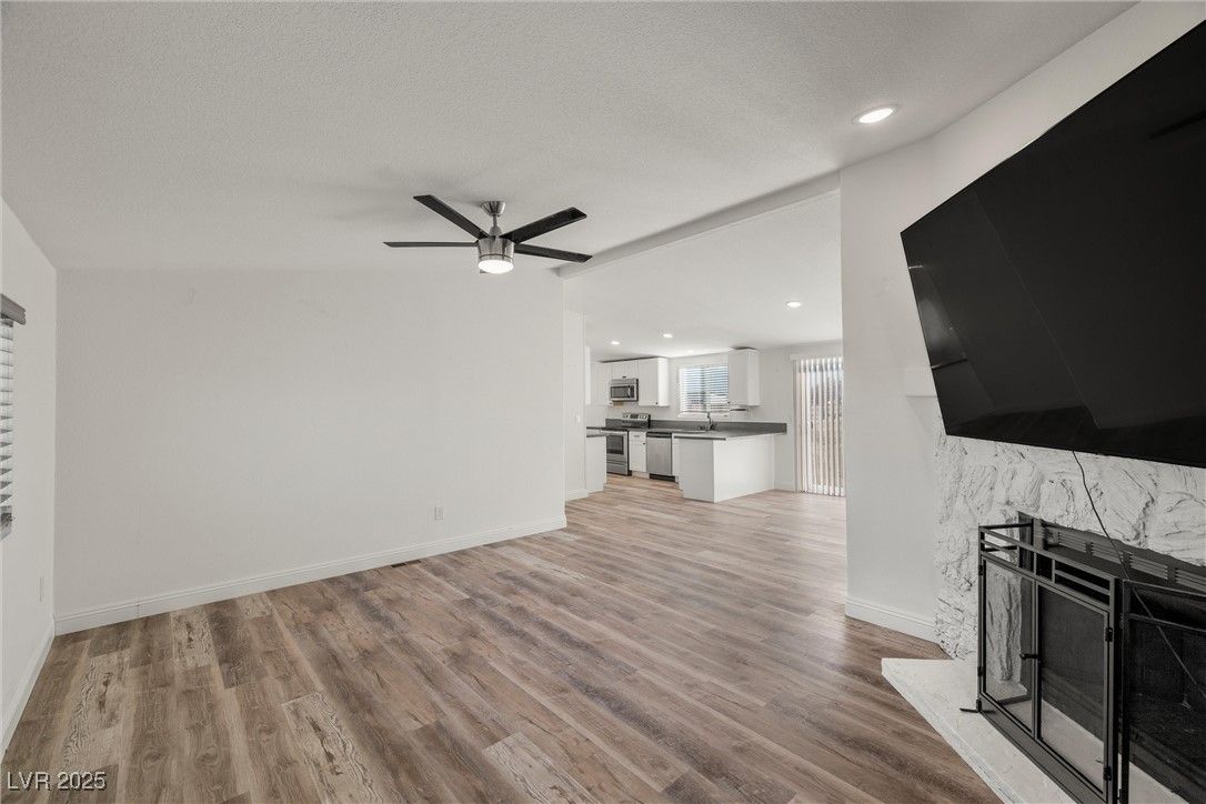 1621 Windy Lane — photo 3