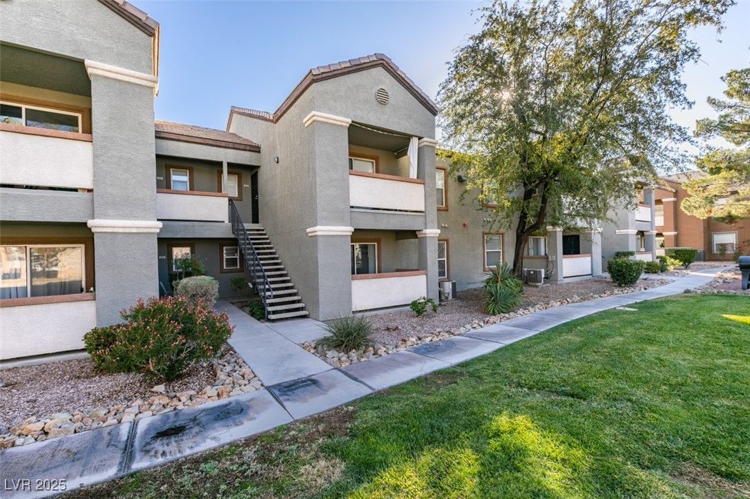 555 East Silverado Ranch Boulevard 1122 — photo 2