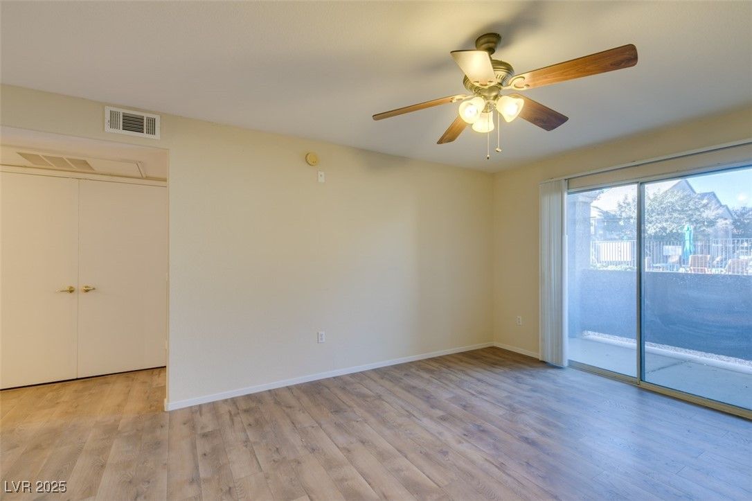 555 East Silverado Ranch Boulevard 1122 — photo 4
