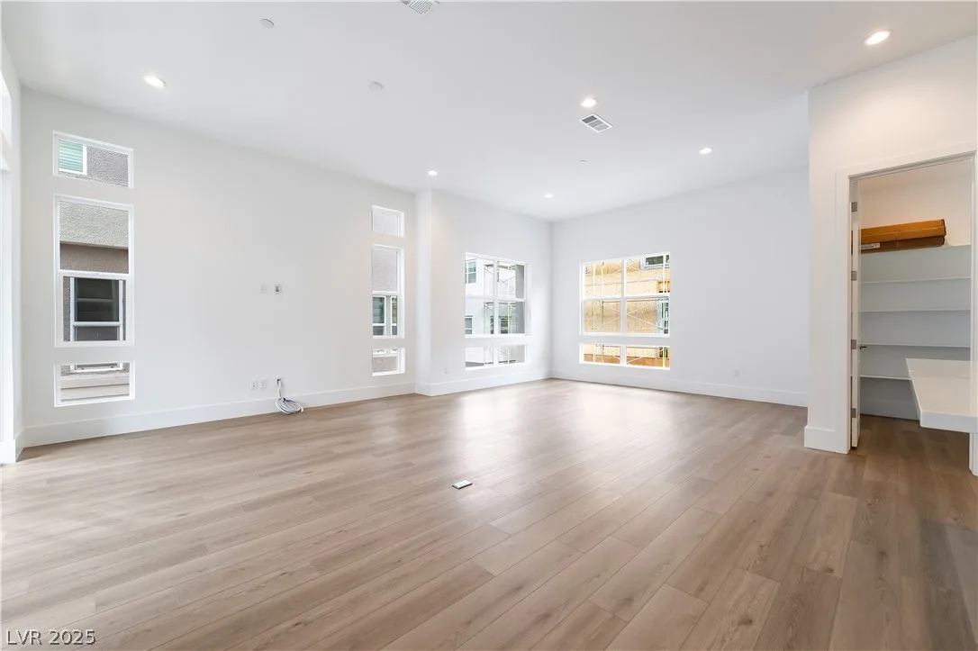 2497 Indigo Mountain Street — photo 5 of 15