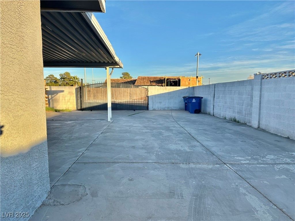 808 South Mallard Street — photo 3 of 6