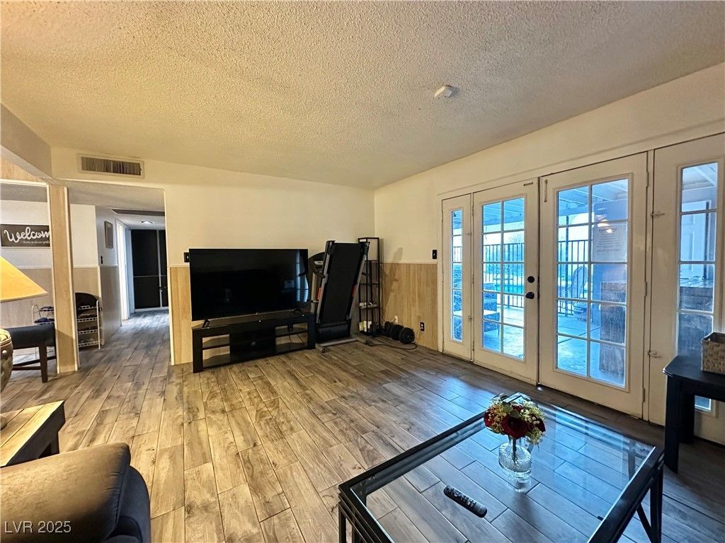808 South Mallard Street — photo 4 of 6