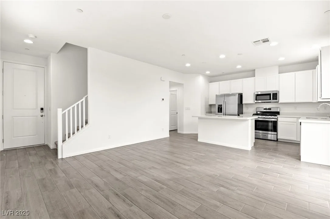10146 Gabby Glen Street — photo 2