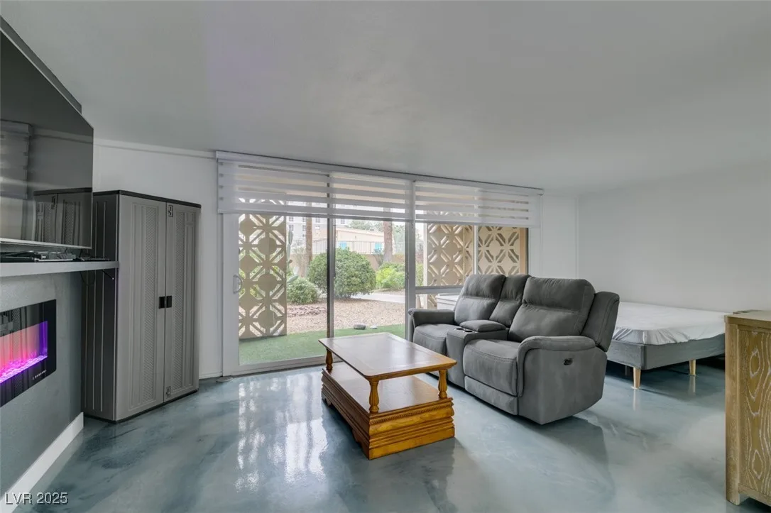 205 East Harmon Avenue 101 — photo 4