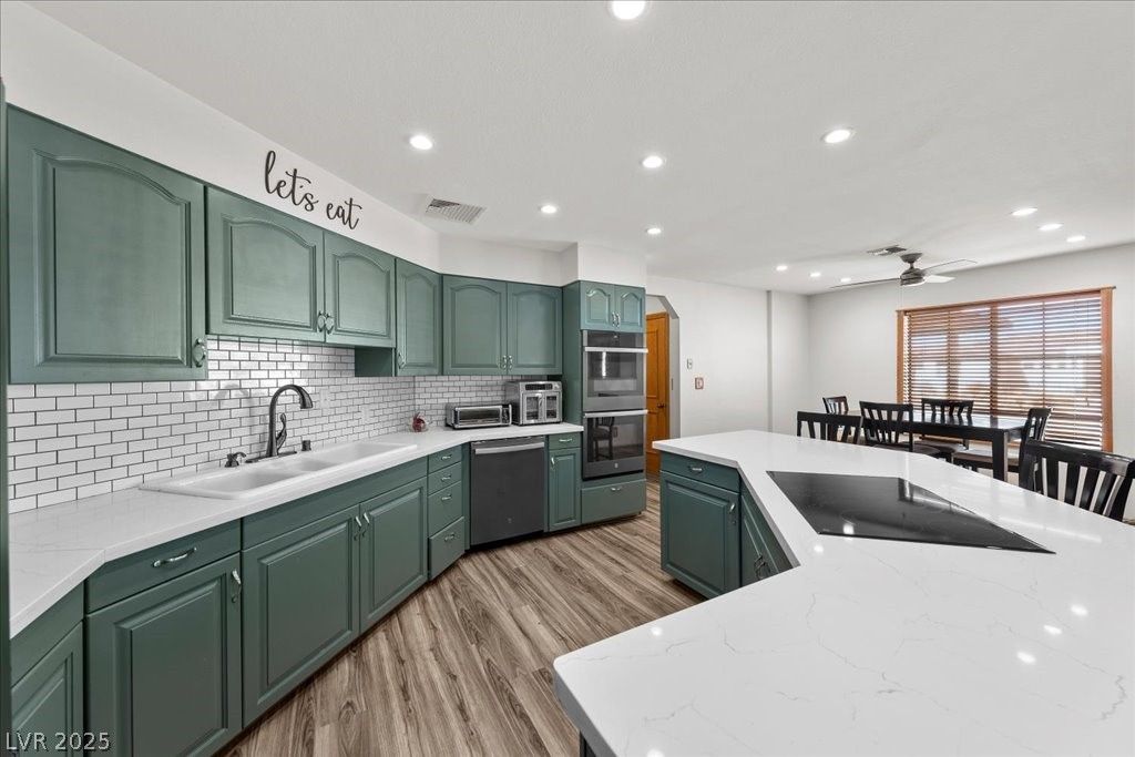 281 East Kimberly Drive — photo 3 of 46