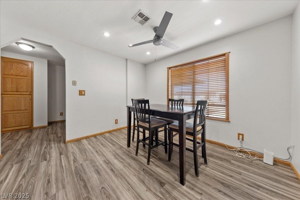 281 East Kimberly Drive — photo 4 of 46