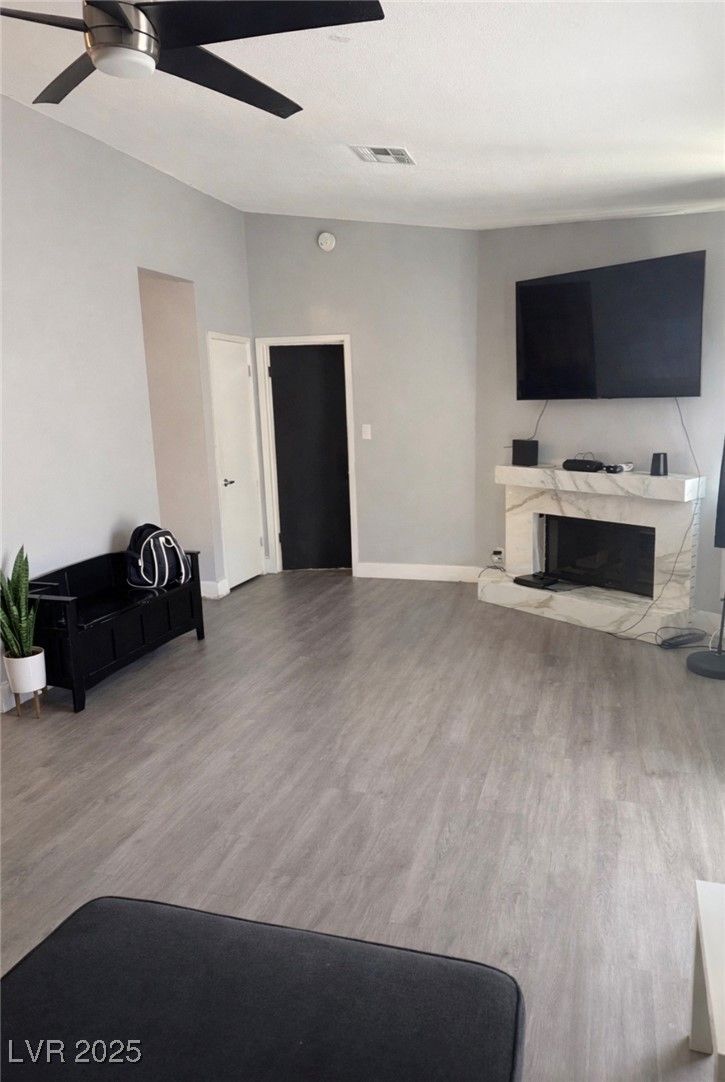 4539 Bingham Avenue — photo 2 of 12