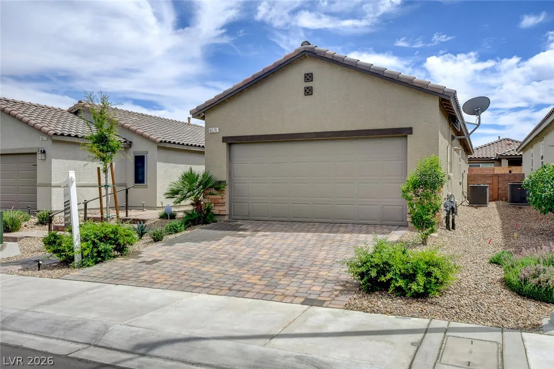 6579 Secret Grove Avenue — photo 2
