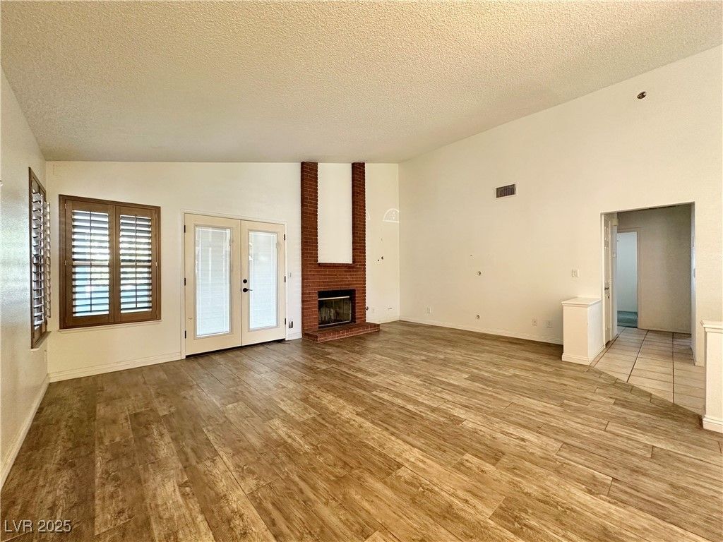 272 Comfort Drive — photo 5 of 23