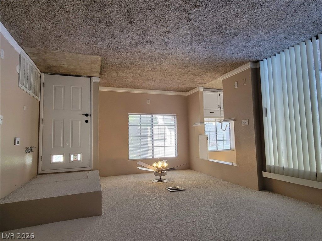 4860 Nara Vista Way 104 — photo 5