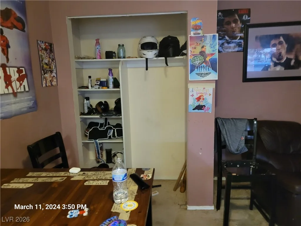 808 Hedge Way 4 — photo 5