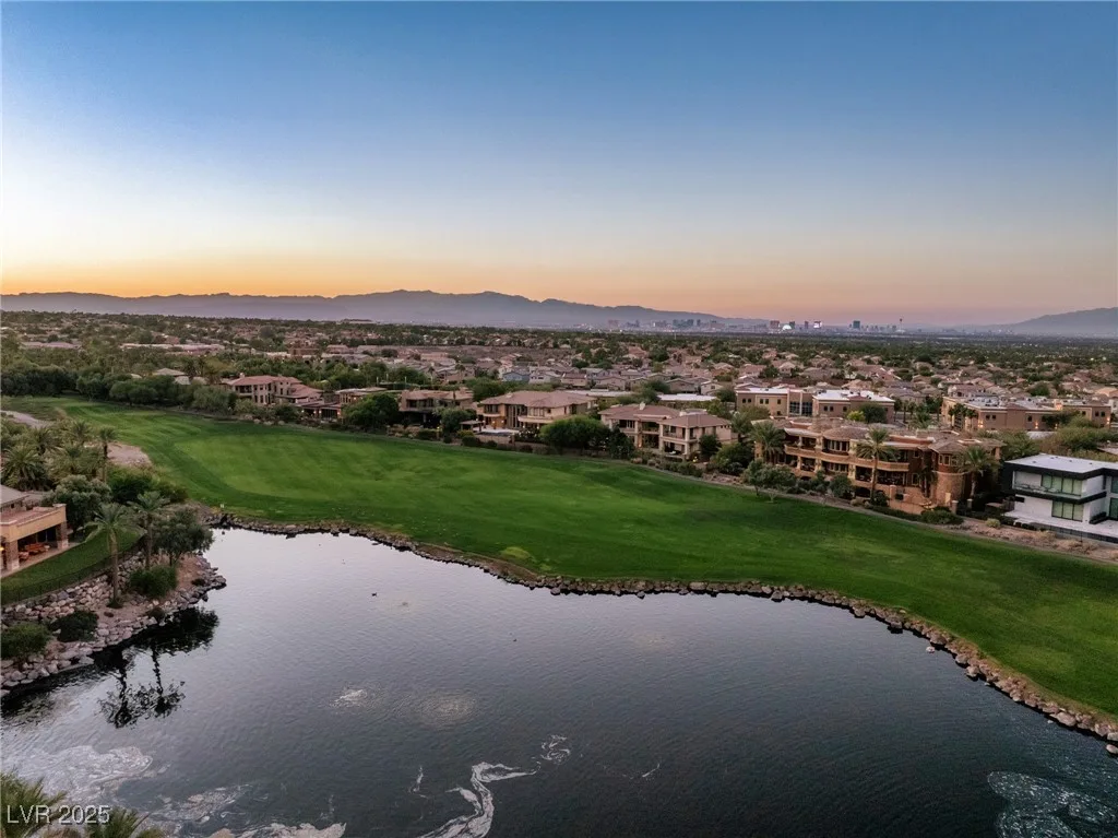 1493 Foothills Village Drive — photo 3