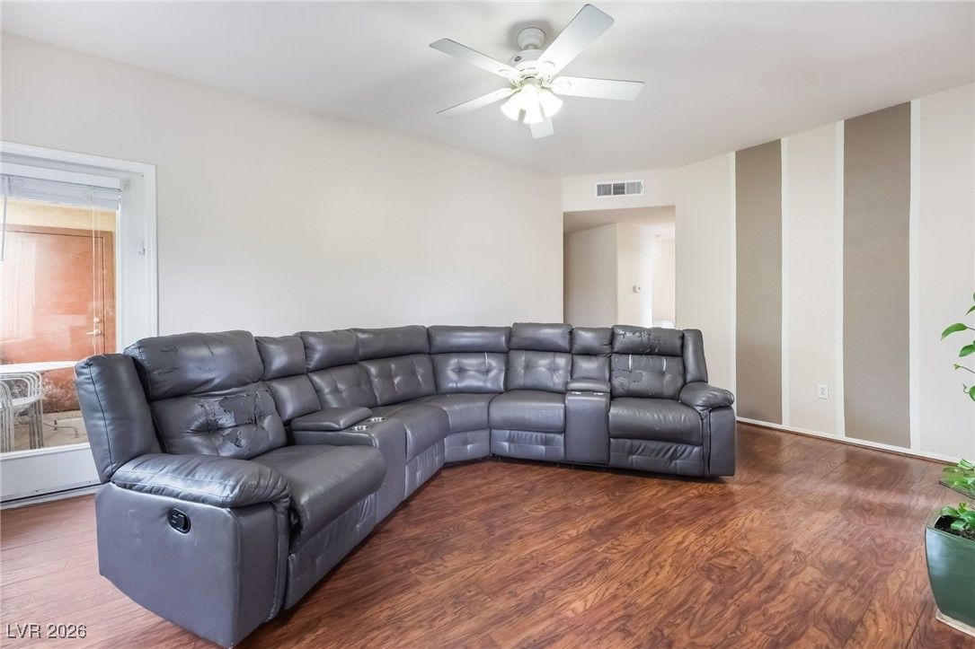 1050 East Cactus Avenue 2094 — photo 3
