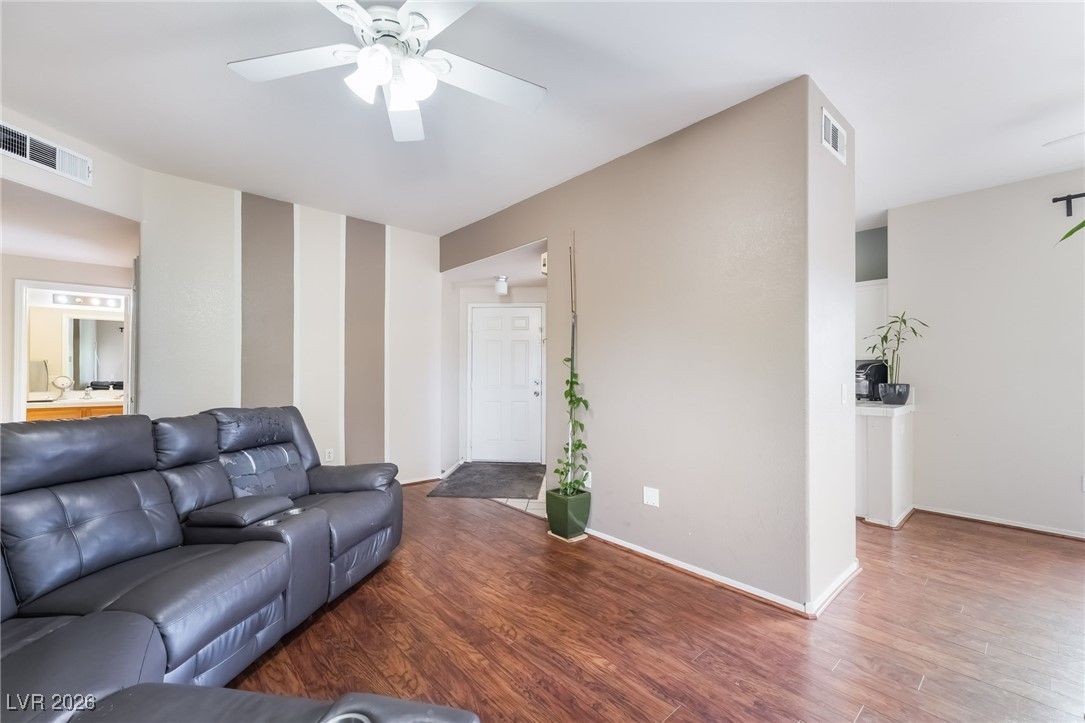 1050 East Cactus Avenue 2094 — photo 4