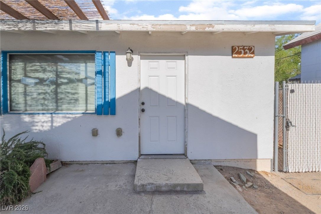 2532 Arrowhead Street — photo 3 of 29