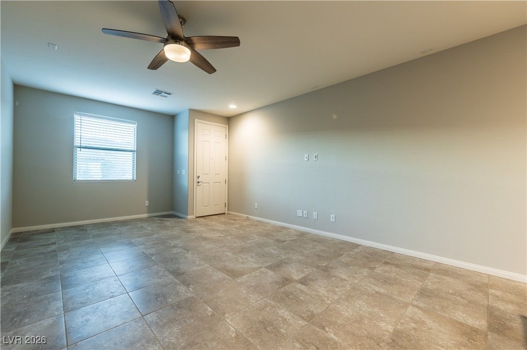 2664 Chinaberry Hill Street — photo 4 of 36