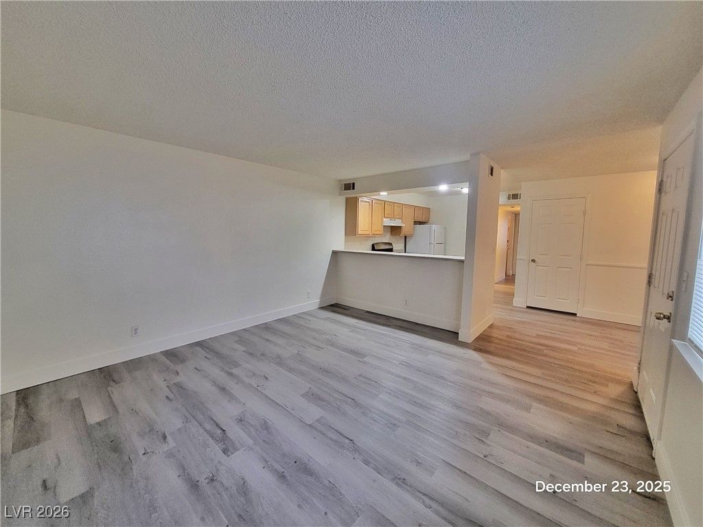 4264 Tara Avenue 2 — photo 2 of 10