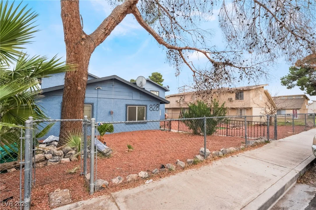 828 Sagman Street — photo 3