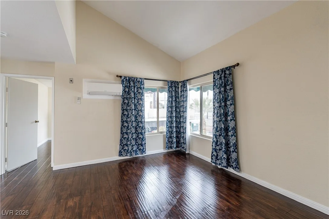 450 Elm Drive 206 — photo 3