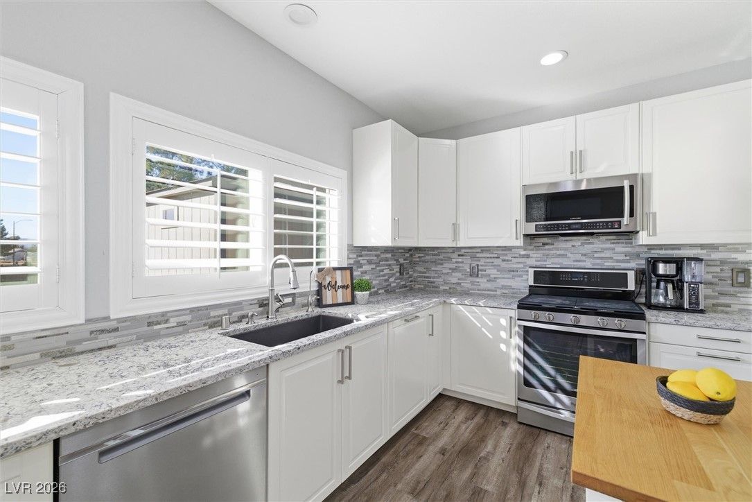 7630 North Jones Boulevard — photo 4