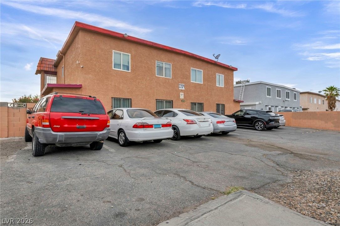 2209 Exeter Drive — photo 4 of 27