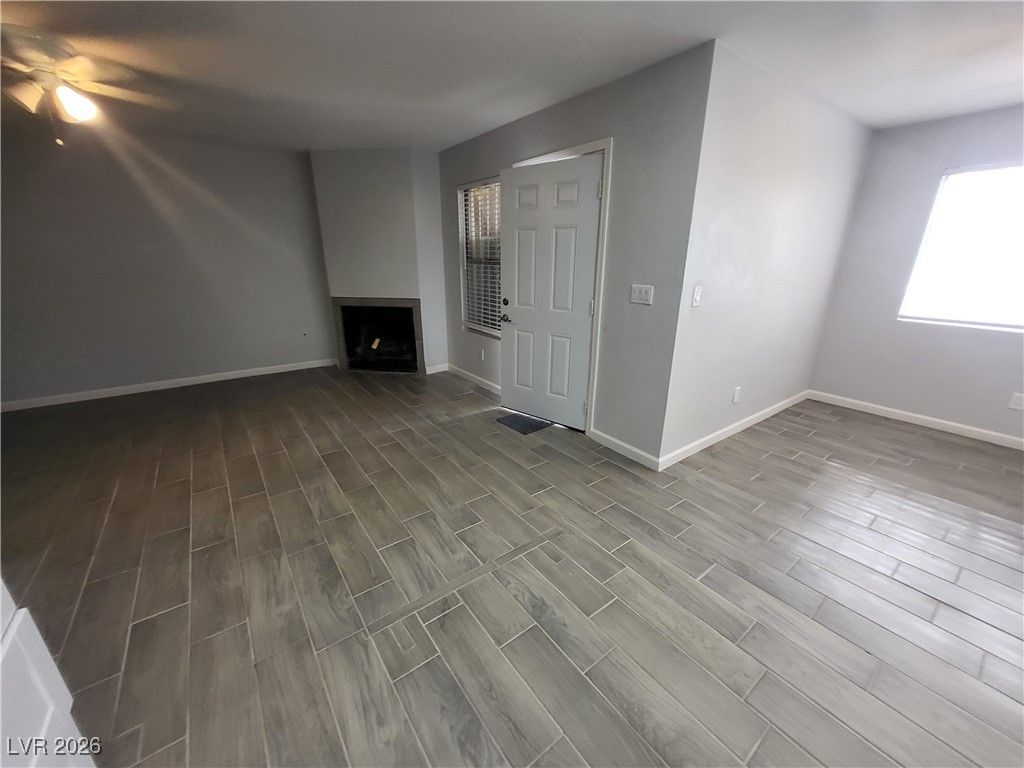 2321 North Jones Boulevard — photo 3 of 23