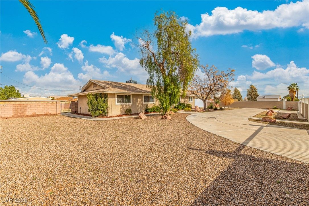 4626 West Warm Springs Road — photo 2