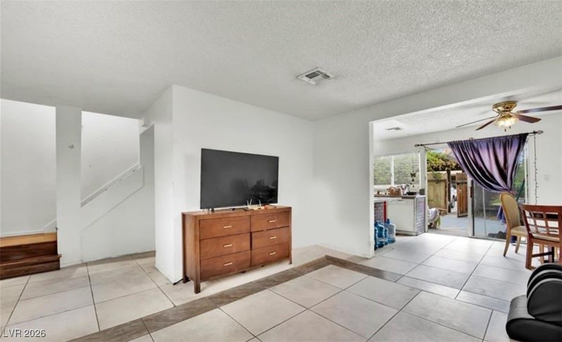 6133 Meadowgrass Lane — photo 5 of 21