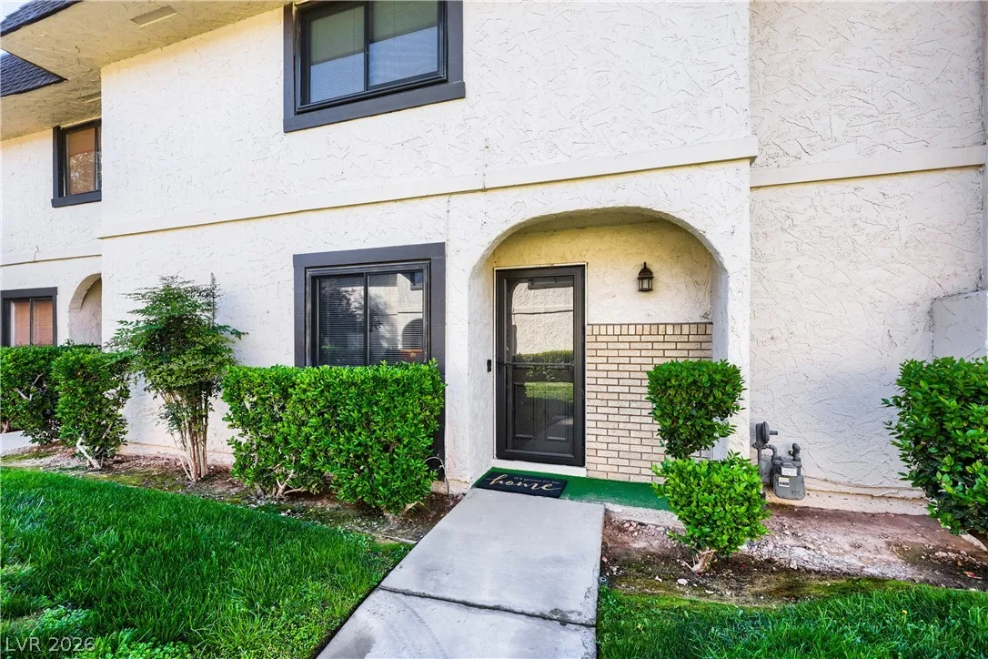 4180 Flamingo Crest Drive 3 — photo 2