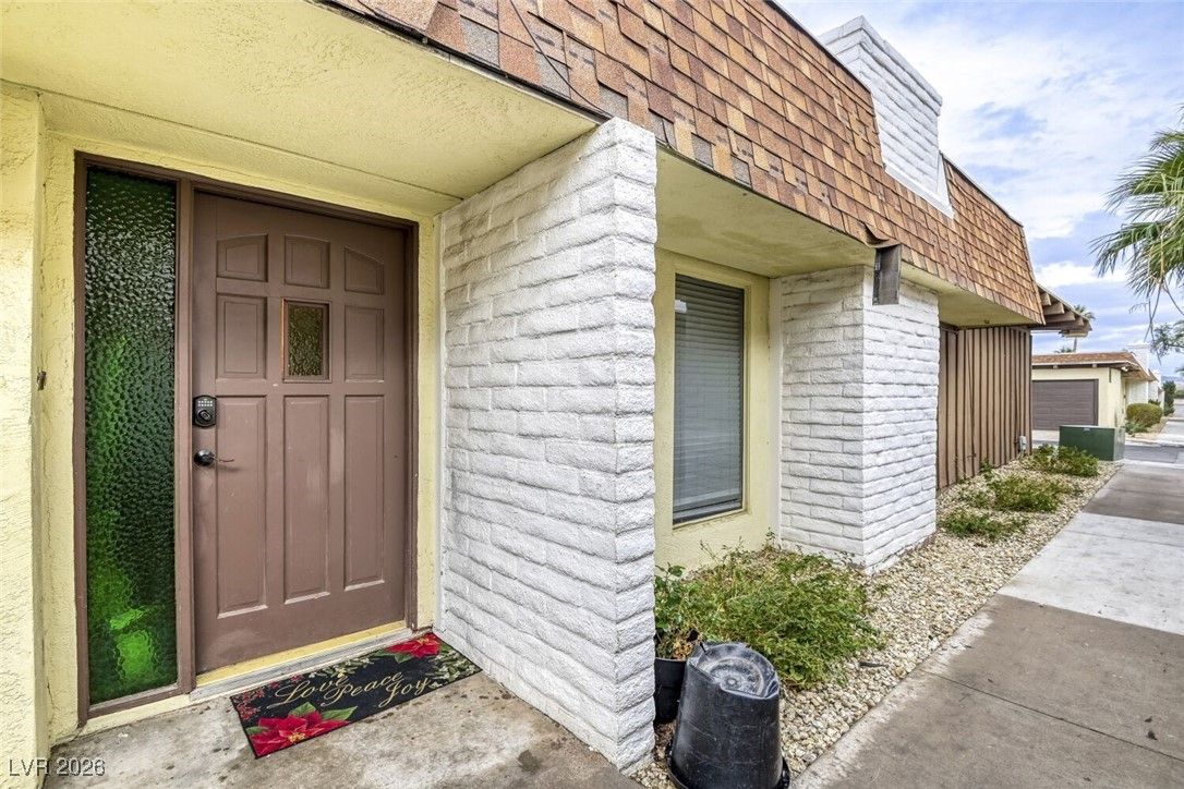 2765 Heritage Court — photo 1