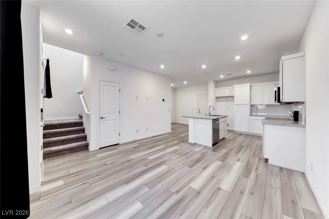 206 Wewatta Avenue — photo 4