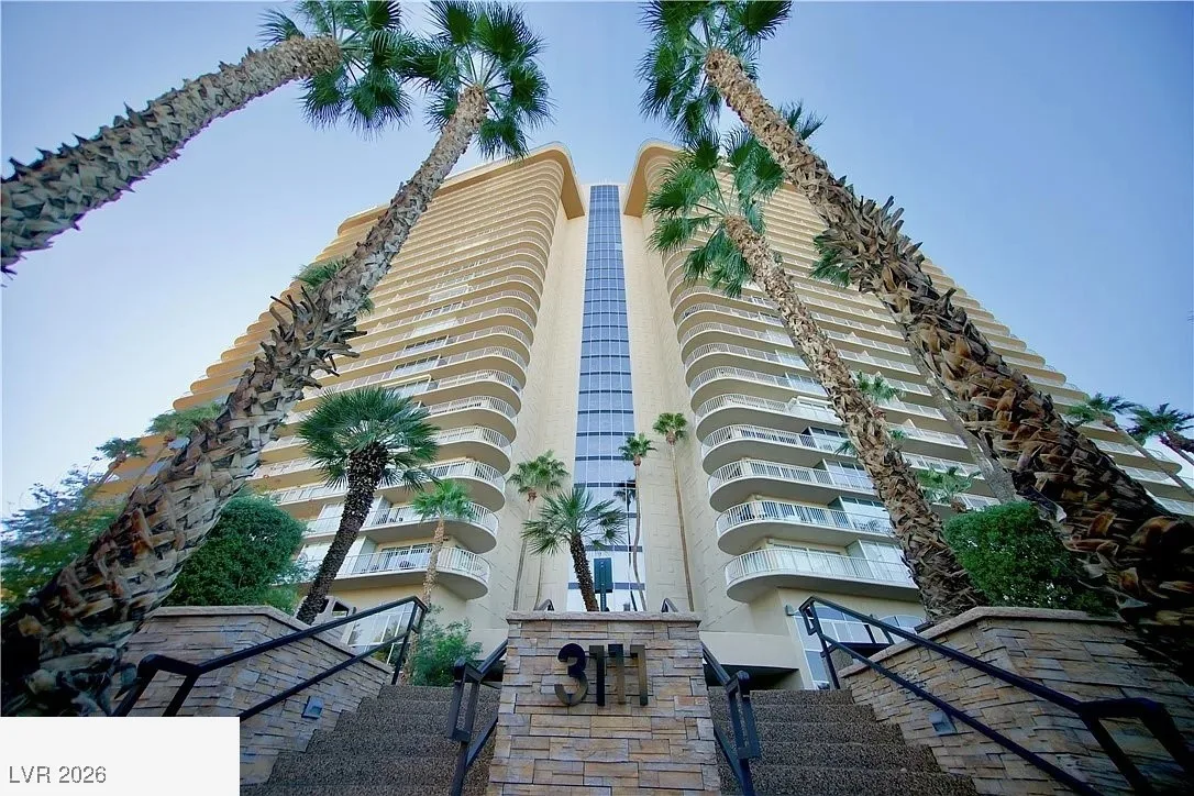 3111 Bel Air Drive 24G — photo 2