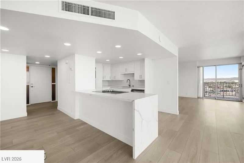 3111 Bel Air Drive 24G — photo 4