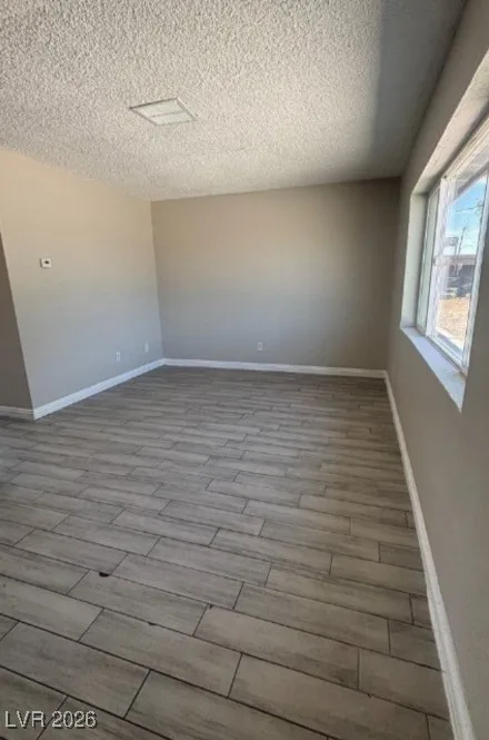 718 West Wilson Avenue 104 — photo 4 of 8