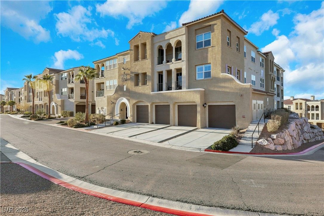 2555 Hampton Road 7202 — photo 3 of 40