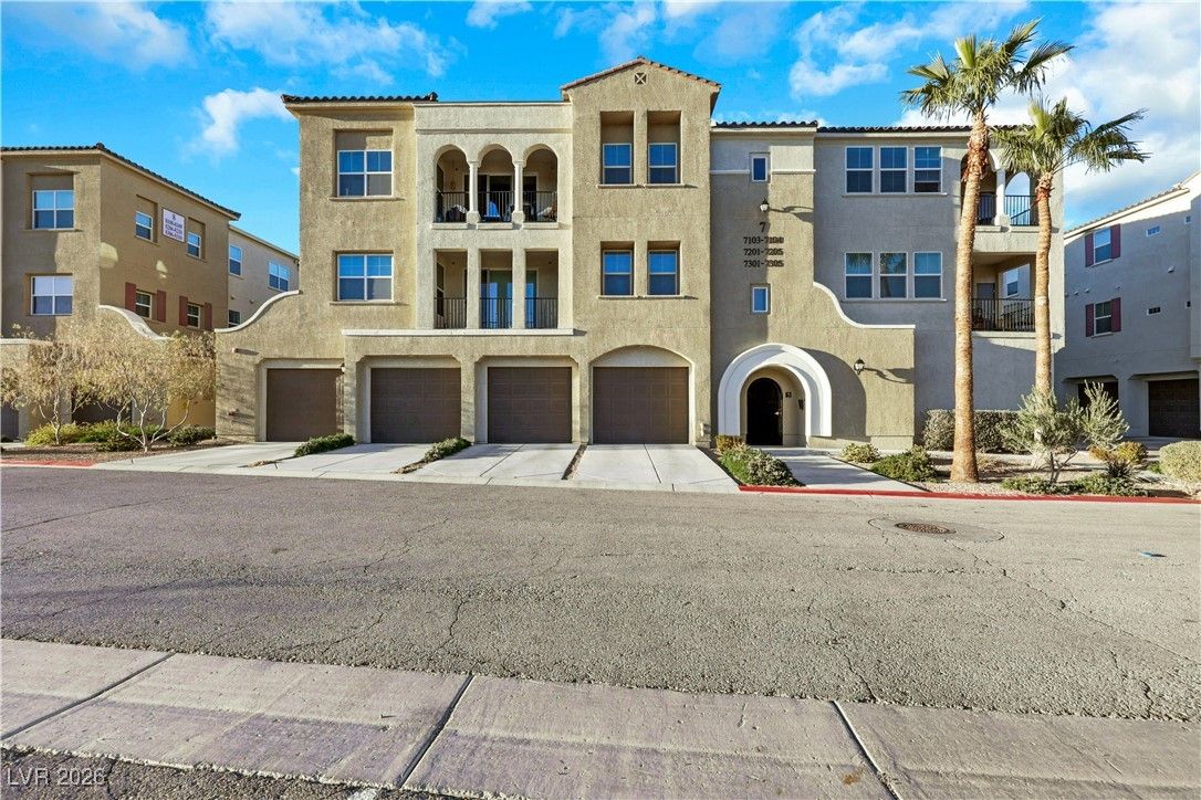 2555 Hampton Road 7202 — photo 4 of 40