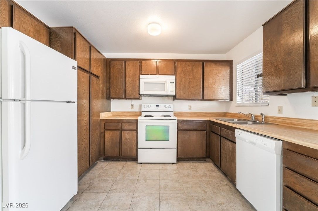 880 Jeri Lane — photo 3