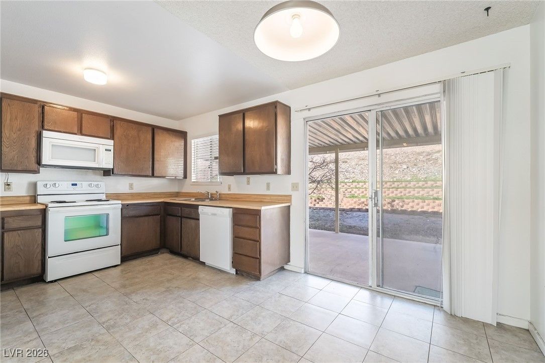 880 Jeri Lane — photo 4