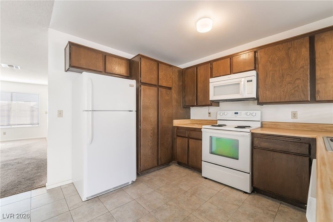880 Jeri Lane — photo 5
