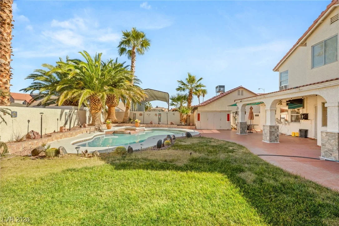 1542 Champagne Circle — photo 2 of 35