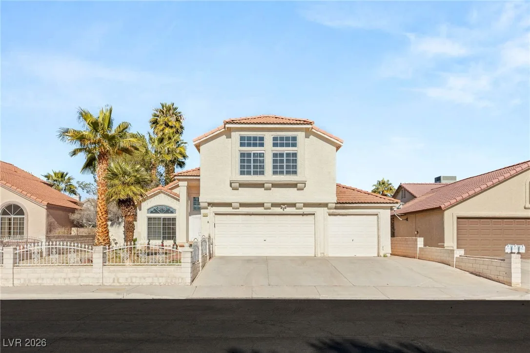 1542 Champagne Circle — photo 3 of 35