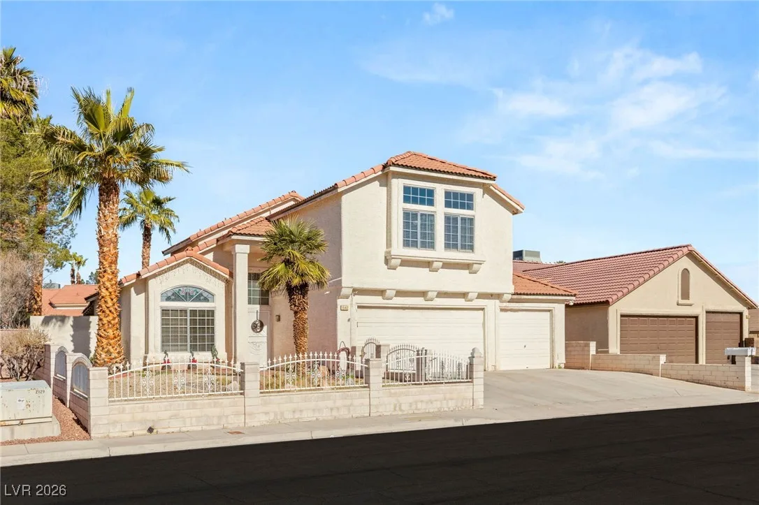 1542 Champagne Circle — photo 4 of 35