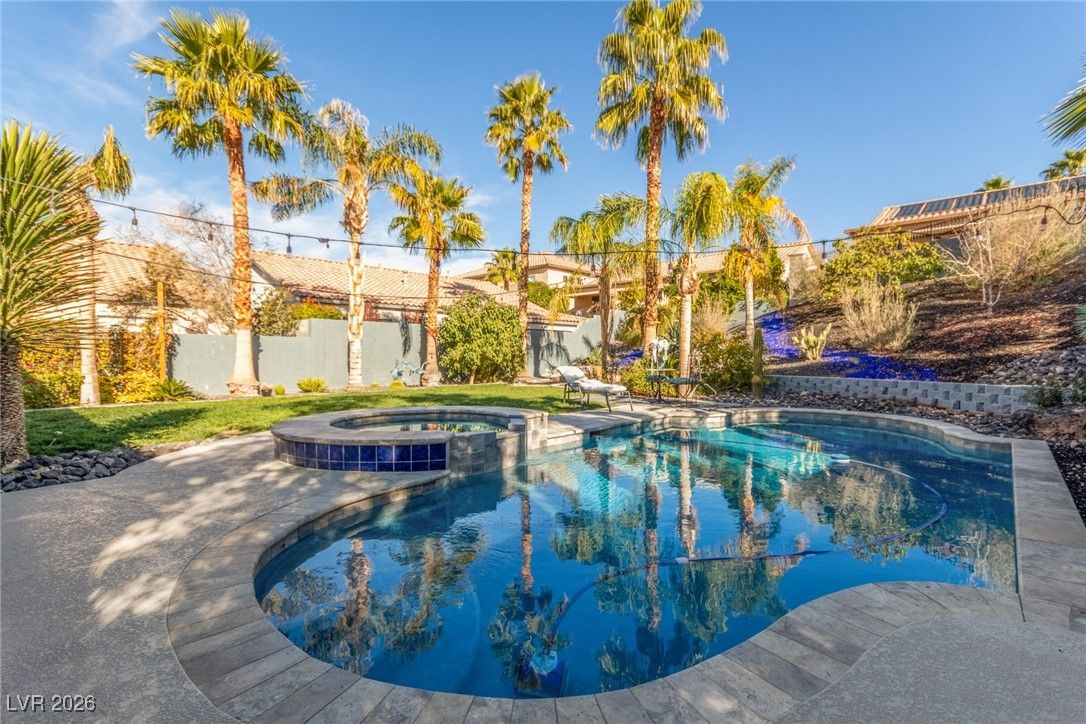 518 Dawn Cove Drive — photo 2