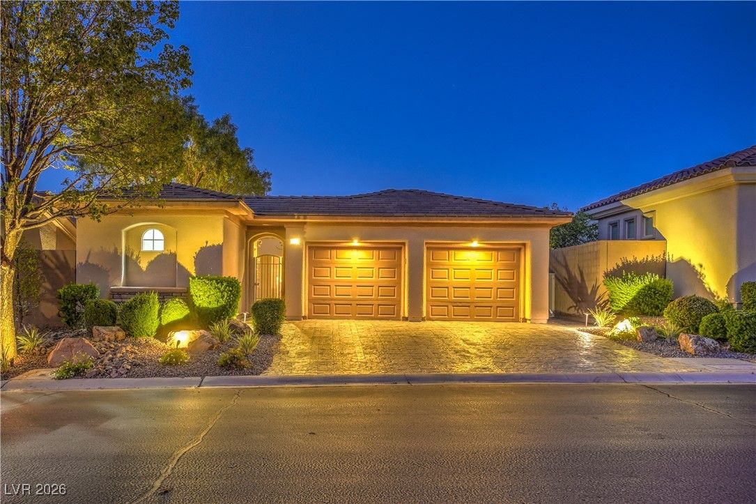 4 Emerald Dunes Circle — photo 1