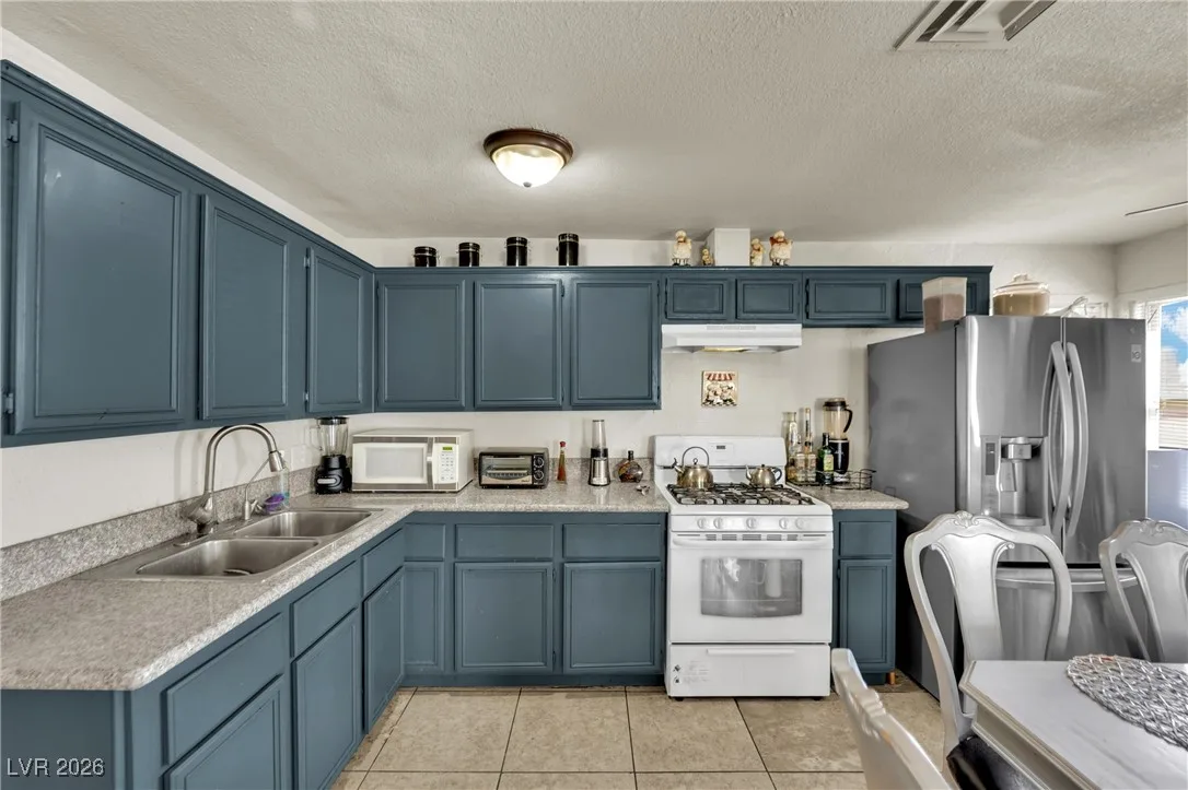 1843 North Bruce Street — photo 4 of 19