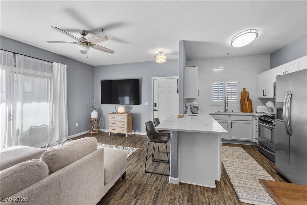 2291 West Horizon Ridge Parkway 11264 — photo 5