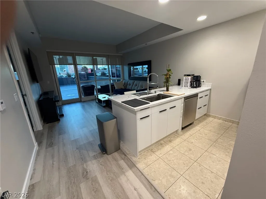 4525 Dean Martin Drive 401 — photo 4